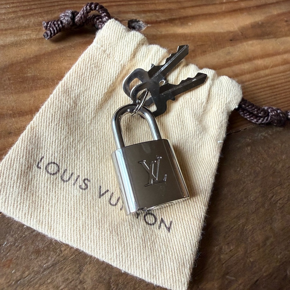Louis Vuitton Silver Keys and Padlock | Polished Silver Lock and Key Set - Picture 3 of 17
